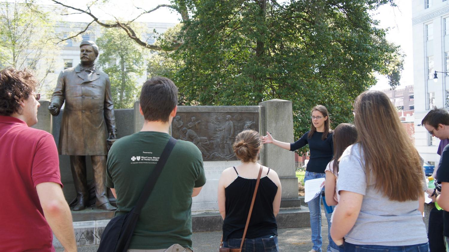 Students on the Raleigh Monument tour